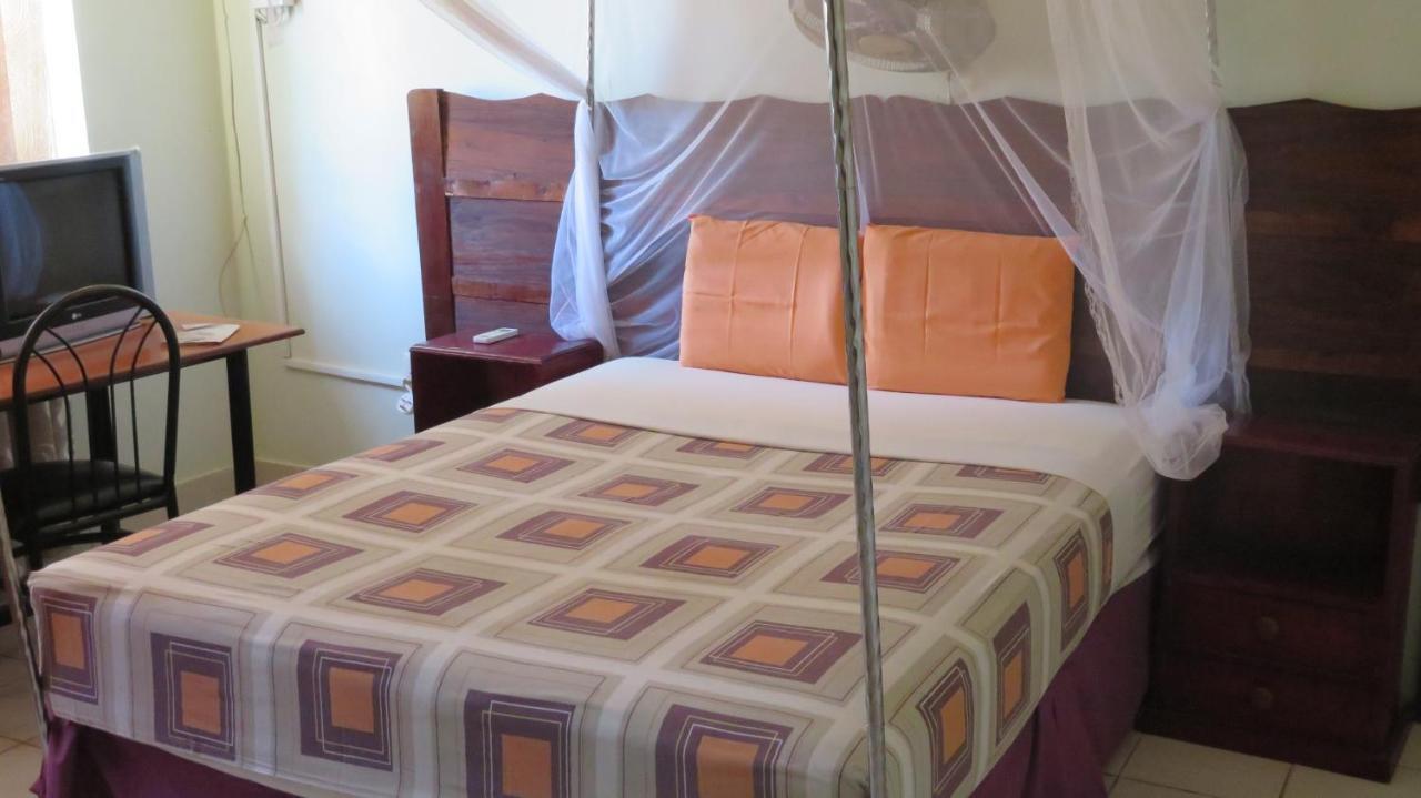 Global Village Hotel Pakwach Zewnętrze zdjęcie