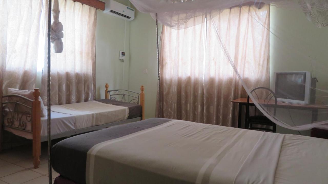 Global Village Hotel Pakwach Zewnętrze zdjęcie