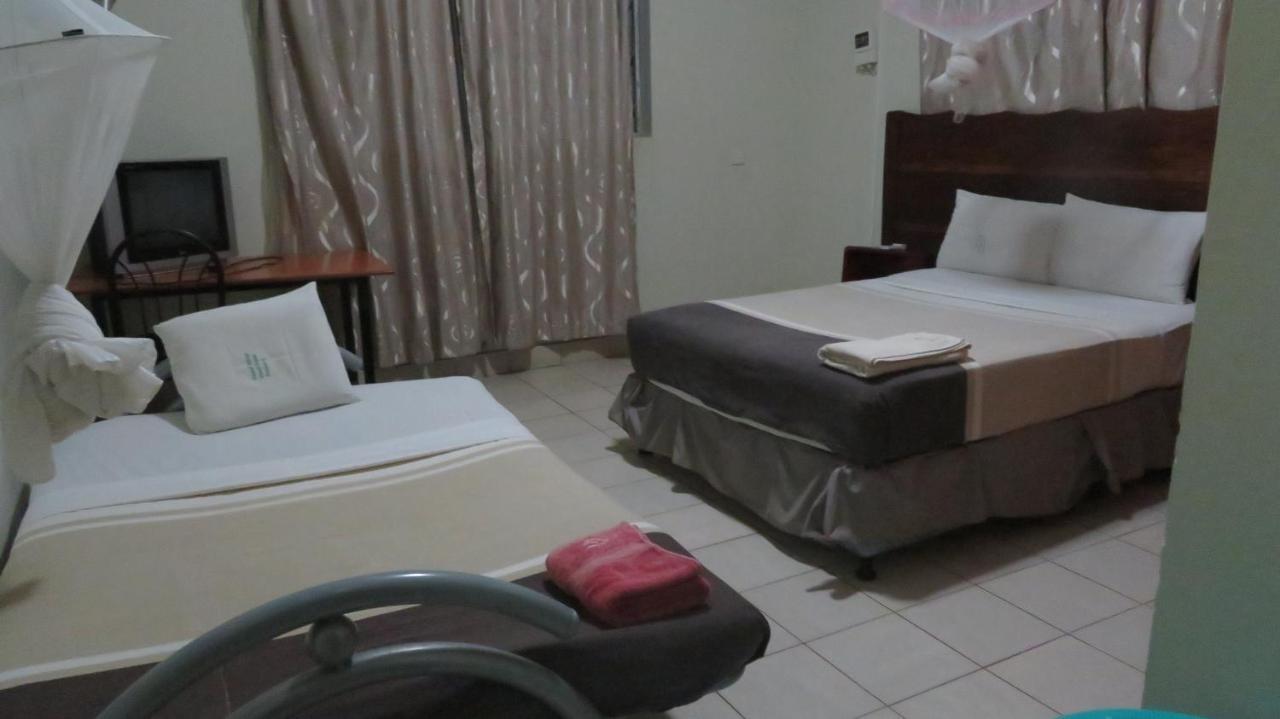 Global Village Hotel Pakwach Zewnętrze zdjęcie
