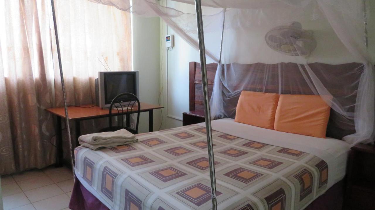 Global Village Hotel Pakwach Zewnętrze zdjęcie