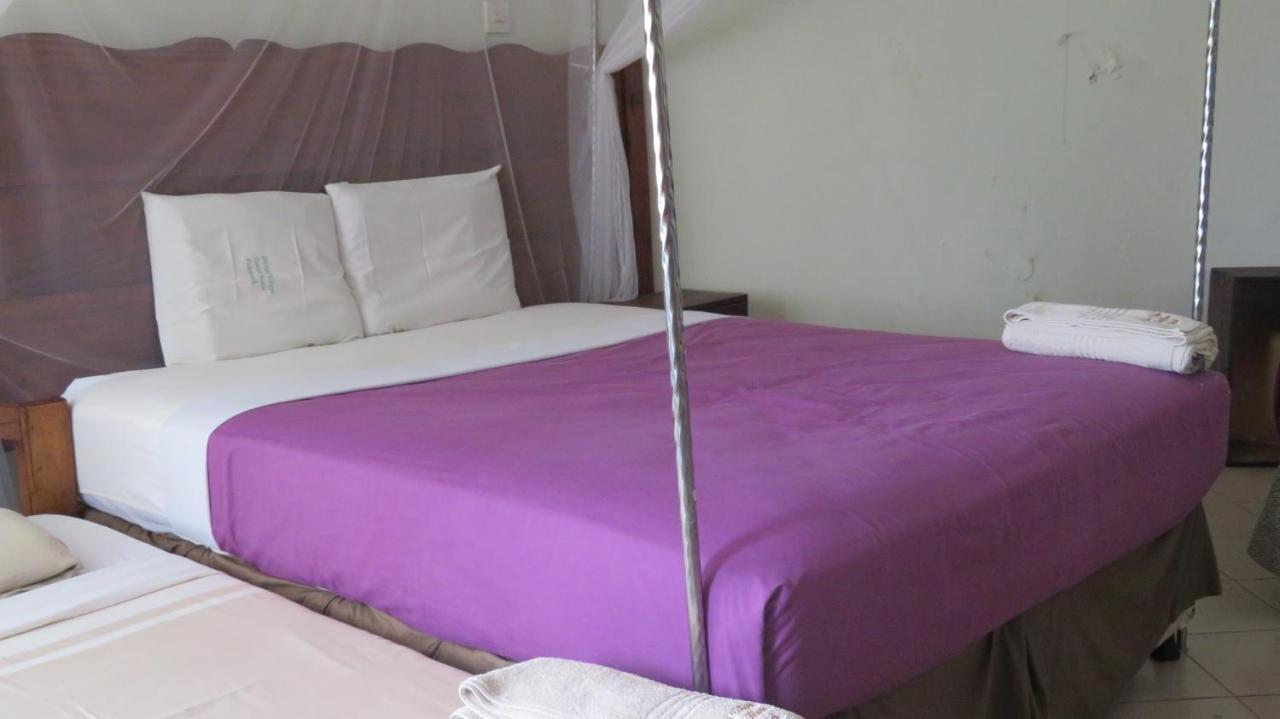 Global Village Hotel Pakwach Zewnętrze zdjęcie